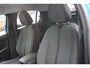 Peugeot e-208 EV Style 50 kWh | 11 kW lader | Armsteun voor | Bestuurdersstoel in hoogte verstelbaar
