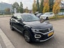 Volkswagen T-Roc 1.0 TSI Sport | 115 PK | Black Style | Digital Cockpit PRO | LED+ | All Season Banden | Sport Interieur | Parkeersensoren | Climatronic (Automatische Airco) | Navigatie | Carplay / Android Auto