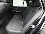 BMW 3-Serie Touring 320e AUTOMAAT | ELEKTRISCH WEGKLAPBARE TREKHAAK | ADAPTIEVE CRUISE | NAVIGATIE | MEMORY | SPORTSTOELEN | LEDER | CLIMA | ELEKTRISCHE STOEL | 12 MAANDEN BOVAG GARANTIE |