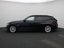BMW 3-Serie Touring 320e AUTOMAAT | ELEKTRISCH WEGKLAPBARE TREKHAAK | ADAPTIEVE CRUISE | NAVIGATIE | MEMORY | SPORTSTOELEN | LEDER | CLIMA | ELEKTRISCHE STOEL | 12 MAANDEN BOVAG GARANTIE |