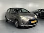 Toyota Yaris 1.5 Hybrid Executive 1e eigenaar, Nederlandse auto, dealeronderhouden, cruise control, halfleder, navigatie, slechts 38.992 KM!
