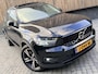 Volvo XC40 1.5 T4 Recharge R-Design Automaat | Panoramadak | LED verlichting | Sportstoelen leer | DAB | Apple CarPlay | 360 graden camera | Cruise control adaptief & Pilot Assist | harman/kardon Audio | Parkeersensoren voor en achter