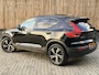 Volvo XC40 1.5 T4 Recharge R-Design Automaat | Panoramadak | LED verlichting | Sportstoelen leer | DAB | Apple CarPlay | 360 graden camera | Cruise control adaptief & Pilot Assist | harman/kardon Audio | Parkeersensoren voor en achter
