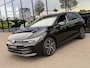 Volkswagen Golf 1.5 eHybrid Style | Trekhaak | Camera | IQ light | Head up | Rijklaar incl. garantie