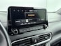 Hyundai Kona 1.6 GDI HEV FASHION DESIGN SKY | TREKHAAK | NAVI | CLIMA | CRUISE | CAMERA | 18'' LM VELGEN | STUUR- & STOELVERWARMING | PRIVACY GLASS | HYBRID | AUTOMAAT |