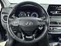 Hyundai Kona 1.6 GDI HEV FASHION DESIGN SKY | TREKHAAK | NAVI | CLIMA | CRUISE | CAMERA | 18'' LM VELGEN | STUUR- & STOELVERWARMING | PRIVACY GLASS | HYBRID | AUTOMAAT |