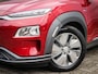 Hyundai Kona Electric EV Fashion 64 kWh | Clima | Cruise | Navi | Pdc | Camera | Lichtmetaal | Led | SOH 100% | 3 fase lader