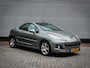 Peugeot 207 CC 1.6 VTi | Clima | Cruise | Leer | Stoelverwarming | Trekhaak | Lichtmetaal |