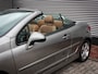 Peugeot 207 CC 1.6 VTi | Clima | Cruise | Leer | Stoelverwarming | Trekhaak | Lichtmetaal |