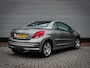 Peugeot 207 CC 1.6 VTi | Clima | Cruise | Leer | Stoelverwarming | Trekhaak | Lichtmetaal |