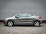 Peugeot 207 CC 1.6 VTi | Clima | Cruise | Leer | Stoelverwarming | Trekhaak | Lichtmetaal |