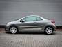 Peugeot 207 CC 1.6 VTi | Clima | Cruise | Leer | Stoelverwarming | Trekhaak | Lichtmetaal |