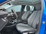 Peugeot e-208 EV Allure 50 kWh 136pk | Camera | 17'' Lichtmetalen velgen | Panoramadak | Carplay Navigatie | Climate controle | Cruise controle | Parkeersensoren achter | Digitaal cockpit | Half lederen bekleding