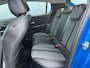 Peugeot e-208 EV Allure 50 kWh 136pk | Camera | 17'' Lichtmetalen velgen | Panoramadak | Carplay Navigatie | Climate controle | Cruise controle | Parkeersensoren achter | Digitaal cockpit | Half lederen bekleding