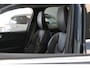Volvo XC60 B5 250PK Momentum Exclusive | 19'' | Panoramadak | Head-up | H&K Audio | Stoel verw. | Achteruitrijcamera | Cruise cont.