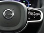 Volvo XC60 2.0 T6 Plug-in hybrid AWD Ultimate Dark | Head-Up Display | Stoel & stuurwielverwarming | Achterbankverwarming | Adaptieve cruise control incl. BLIS | Panoramisch schuif-/kanteldak | Semi Visual Park Assist (incl. 360˚ view)