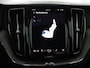 Volvo XC60 2.0 T6 Plug-in hybrid AWD Ultimate Dark | Head-Up Display | Stoel & stuurwielverwarming | Achterbankverwarming | Adaptieve cruise control incl. BLIS | Panoramisch schuif-/kanteldak | Semi Visual Park Assist (incl. 360˚ view)