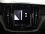 Volvo XC60 2.0 T6 Plug-in hybrid AWD Ultimate Dark | Head-Up Display | Stoel & stuurwielverwarming | Achterbankverwarming | Adaptieve cruise control incl. BLIS | Panoramisch schuif-/kanteldak | Semi Visual Park Assist (incl. 360˚ view)