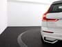 Volvo XC60 2.0 T6 Plug-in hybrid AWD Ultimate Dark | Head-Up Display | Stoel & stuurwielverwarming | Achterbankverwarming | Adaptieve cruise control incl. BLIS | Panoramisch schuif-/kanteldak | Semi Visual Park Assist (incl. 360˚ view)
