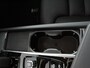 Volvo XC60 2.0 T6 Plug-in hybrid AWD Ultimate Dark | Head-Up Display | Stoel & stuurwielverwarming | Achterbankverwarming | Adaptieve cruise control incl. BLIS | Panoramisch schuif-/kanteldak | Semi Visual Park Assist (incl. 360˚ view)