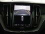 Volvo XC60 2.0 T6 Plug-in hybrid AWD Ultimate Dark | Head-Up Display | Stoel & stuurwielverwarming | Achterbankverwarming | Adaptieve cruise control incl. BLIS | Panoramisch schuif-/kanteldak | Semi Visual Park Assist (incl. 360˚ view)