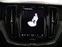 Volvo XC60 2.0 T6 Plug-in hybrid AWD Ultimate Dark | Head-Up Display | Stoel & stuurwielverwarming | Achterbankverwarming | Adaptieve cruise control incl. BLIS | Panoramisch schuif-/kanteldak | Semi Visual Park Assist (incl. 360˚ view)
