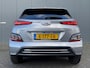 Hyundai Kona Electric 64 kWh 204pk Pure | LED | Camera | Climate | Carplay | Keyless | Navigatie | 17" Lichtmetaal | Parkeersensoren