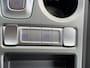 Hyundai Kona Electric 64 kWh 204pk Pure | LED | Camera | Climate | Carplay | Keyless | Navigatie | 17" Lichtmetaal | Parkeersensoren