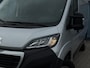Peugeot Boxer 330 2.2 BlueHDi 120 L2H2 Premium | Achteruitrij camera | Armsteun voor | Centrale deurvergrendeling met afstandsbediening