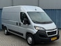 Peugeot Boxer 330 2.2 BlueHDi 120 L2H2 Premium | Achteruitrij camera | Armsteun voor | Centrale deurvergrendeling met afstandsbediening