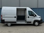 Peugeot Boxer 330 2.2 BlueHDi 120 L2H2 Premium | Achteruitrij camera | Armsteun voor | Centrale deurvergrendeling met afstandsbediening