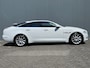 Jaguar XJ 3.0 V6D 275pk Premium Luxury Automaat | Leder | Xenon | Camera | Climate | Keyless | Elek. Klep | Navigatie | Panoramadak | 19" Lichtmetaal | Parkeer Assistent | Meridian Sound | Stoel verwarming & koeling | Elek. stoelen incl. geheugen | 2e Eigenaar