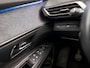 Peugeot 3008 1.2 PureTech Premium Sport (APPLE CARPLAY, GROOT NAVI, KEYLESS, LEDER, 360 CAMERA, SPORTSTOELEN, LED KOPLAMPEN, GETINT GLAS, TREKHAAK, NIEUWSTAAT)
