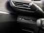 Peugeot 5008 1.2 PureTech Premium Sport 7 Persoons (APPLE CARPLAY, GROOT NAVI, CLIMATE, LEDER, SFEERVERLICHTING, SPORTSTOELEN, GETINT GLAS, TREKHAAK, PARKEERSENSOREN, NIEUWE APK, NIEUWSTAAT)