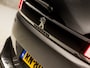 Peugeot 5008 1.2 PureTech Premium Sport 7 Persoons (APPLE CARPLAY, GROOT NAVI, CLIMATE, LEDER, SFEERVERLICHTING, SPORTSTOELEN, GETINT GLAS, TREKHAAK, PARKEERSENSOREN, NIEUWE APK, NIEUWSTAAT)