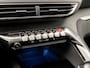 Peugeot 5008 1.2 PureTech Premium Sport 7 Persoons (APPLE CARPLAY, GROOT NAVI, CLIMATE, LEDER, SFEERVERLICHTING, SPORTSTOELEN, GETINT GLAS, TREKHAAK, PARKEERSENSOREN, NIEUWE APK, NIEUWSTAAT)