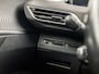 Peugeot 3008 1.2 PureTech Sport (APPLE CARPLAY, GROOT NAVI, LEDEREN SPORTSTOELEN, STOELVERWARMING, GETINT GLAS, 360 CAMERA, TREKHAAK, LANE ASSIST, DAB+, NIEUWE APK, NIEUWSTAAT)