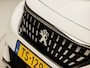 Peugeot 3008 1.2 PureTech Sport (APPLE CARPLAY, GROOT NAVI, LEDEREN SPORTSTOELEN, STOELVERWARMING, GETINT GLAS, 360 CAMERA, TREKHAAK, LANE ASSIST, DAB+, NIEUWE APK, NIEUWSTAAT)