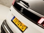 Peugeot 3008 1.2 PureTech Sport (APPLE CARPLAY, GROOT NAVI, LEDEREN SPORTSTOELEN, STOELVERWARMING, GETINT GLAS, 360 CAMERA, TREKHAAK, LANE ASSIST, DAB+, NIEUWE APK, NIEUWSTAAT)