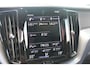 Volvo XC60 T6 Recharge AWD R-Design | Panoramadak | Trekhaak | Harman/Kardon | Parkeercamera | Mem. Stoelen | Glossy Black