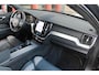 Volvo XC60 T6 Recharge AWD R-Design | Panoramadak | Trekhaak | Harman/Kardon | Parkeercamera | Mem. Stoelen | Glossy Black