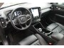 Volvo XC40 T5 Recharge Plus Dark | Leder | Stoelverwarming | Parkeercamera | Trekhaak | H&K | Glossy Black | Keyless