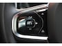 Volvo XC60 T6 Recharge AWD Ultimate Dark | Long Range | Stoelverwarming | Harman / Kardon | 360° Camera | 21 Inch | Glossy Black