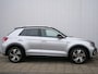 Volkswagen T-Roc 1.5 TSI R-Line Edition 150 Pk Automaat DAB / Apple Carplay / Keyless / Camera