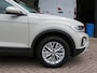 Volkswagen T-Roc 1.5 TSI 150pk DSG-aut. LIFE EDITION / Trekhaak / Stoelverw. / Navi / BOVAG garantie