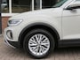 Volkswagen T-Roc 1.5 TSI 150pk DSG-aut. LIFE EDITION / Trekhaak / Stoelverw. / Navi / BOVAG garantie