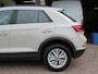 Volkswagen T-Roc 1.5 TSI 150pk DSG-aut. LIFE EDITION / Trekhaak / Stoelverw. / Navi / BOVAG garantie