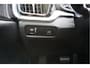 Volvo V60 2.0 B3 R-Design Automaat + Panoramadak/ 19inch/ LED/ Leer/ 360 camera/ Head-Up display/ Schitterend/ Garantie!