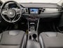 Kia Niro 1.6 GDi Hybrid DynamicLine 142Pk Automaat (APPLE CARPLAY, NAVIGATIE, CLIMATE, CAMERA, GETINT GLAS, SPORTSTOELEN, LEDER, LANE ASSIST, NIEUWE APK, NIEUWSTAAT)