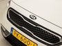 Kia Niro 1.6 GDi Hybrid DynamicLine 142Pk Automaat (APPLE CARPLAY, NAVIGATIE, CLIMATE, CAMERA, GETINT GLAS, SPORTSTOELEN, LEDER, LANE ASSIST, NIEUWE APK, NIEUWSTAAT)